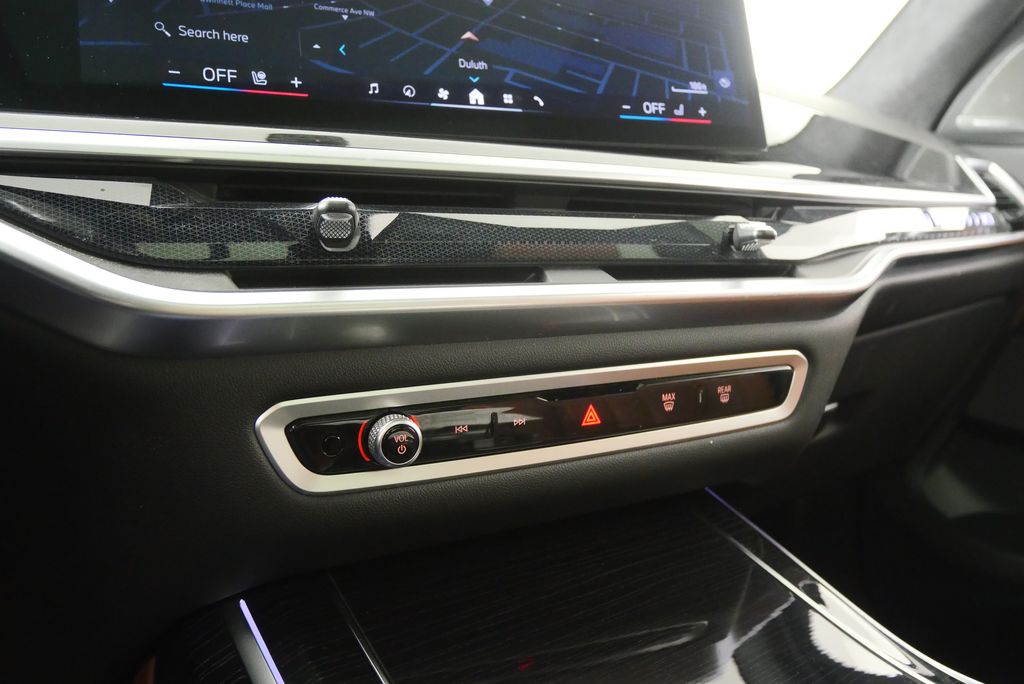 Thumbnail: 2024 BMW X7 - 27