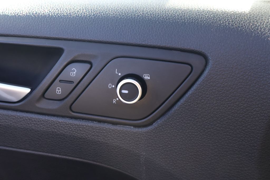 Thumbnail: 2013 Volkswagen Jetta - 13