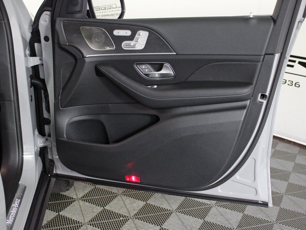 used 2026 Mercedes-Benz GLE car, priced at $57,997