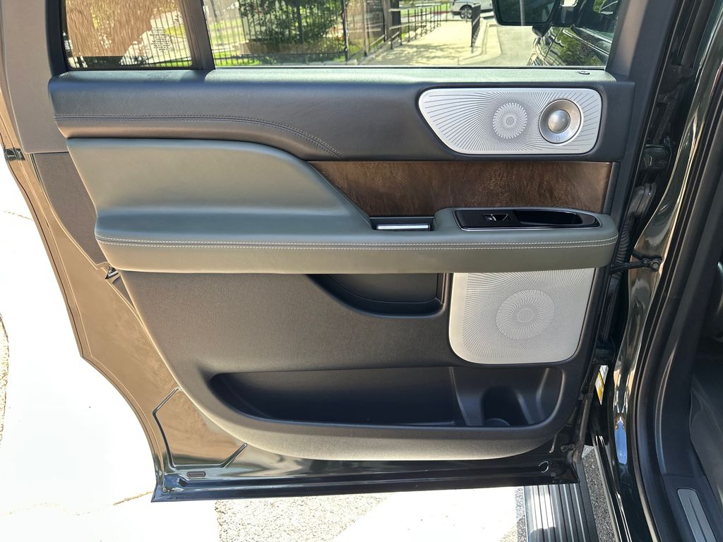 Used Car 2022 Lincoln Navigator L  Black Label For Sale Under $60,000 In Austin, Texas