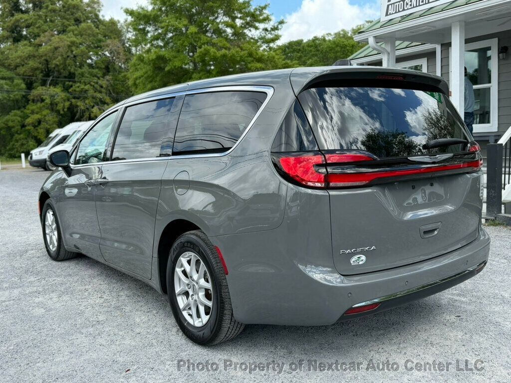 View vehicle photo 3