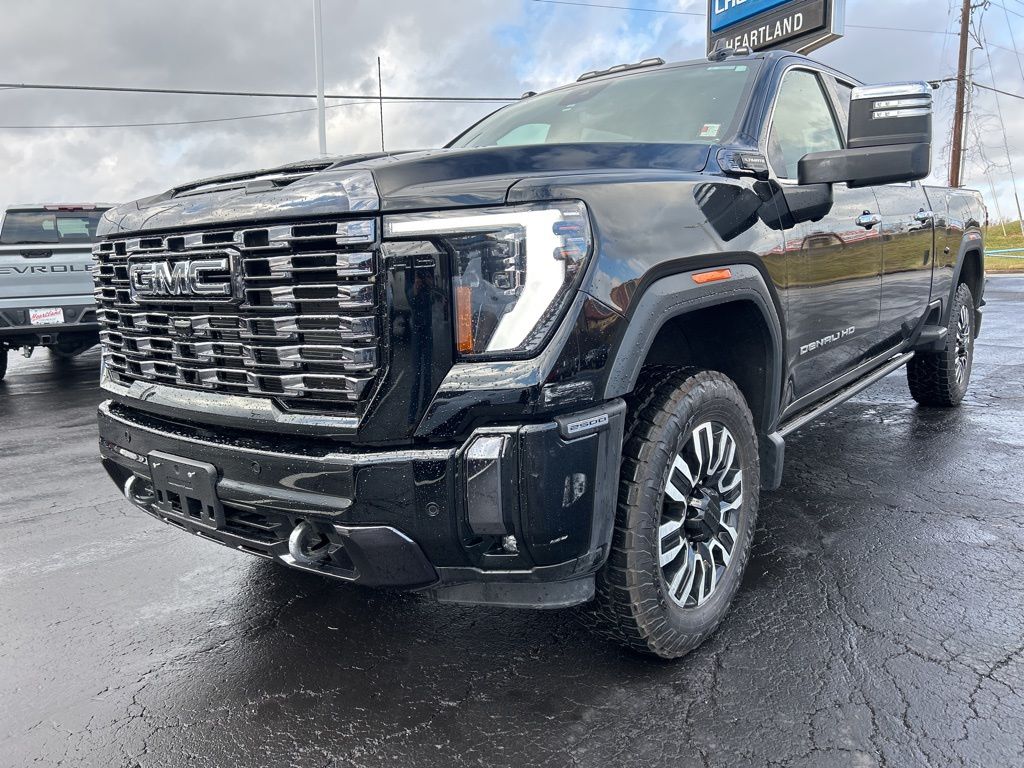 2024 GMC Sierra 2500HD Denali Ultimate Crew Cab 4WD