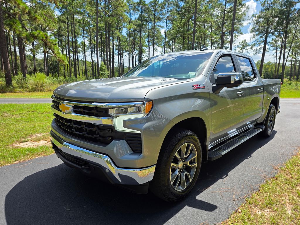 2025 Chevrolet Silverado 1500 LT Crew Cab 4WD