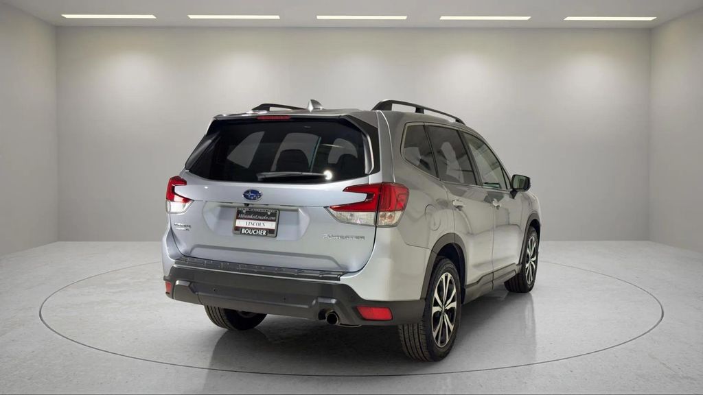 Used 2020 Ice Silver Metallic Subaru Limited image 3