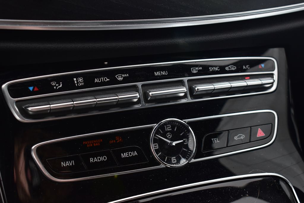 Thumbnail: 2017 Mercedes-Benz E-Class - 21