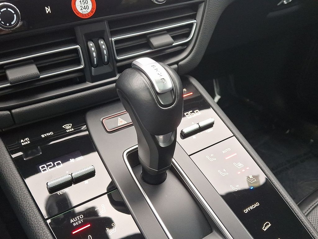 Thumbnail: 2024 Porsche Macan - 17