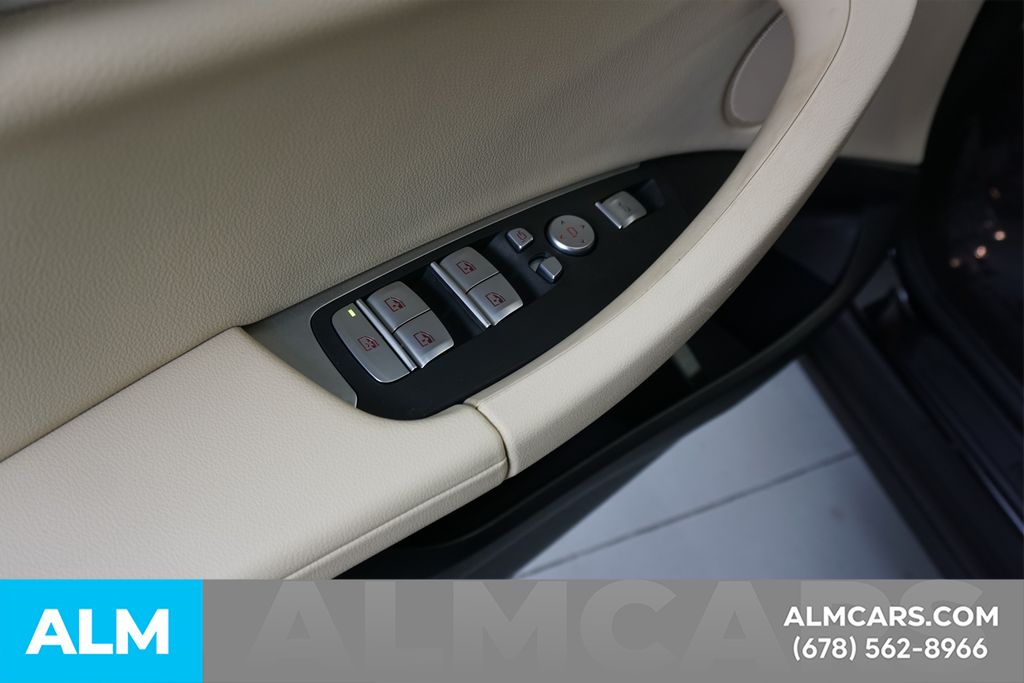 Used 2022 Black BMW sDrive30i image 53