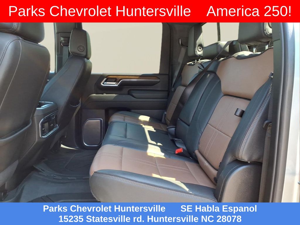 ChevroletSilverado 3500HD22