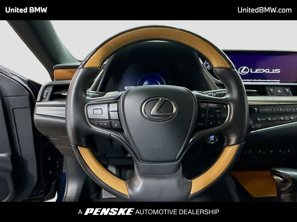 Thumbnail: 2019 Lexus ES - 6