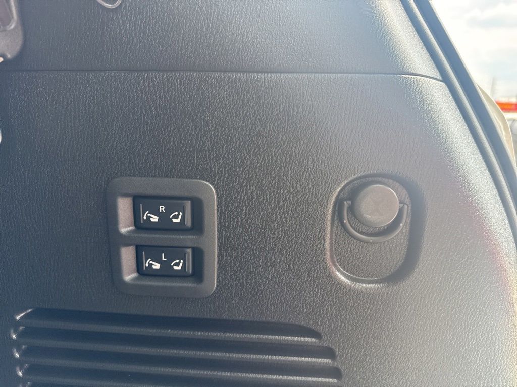 2023 Nissan Armada Platinum 2WD