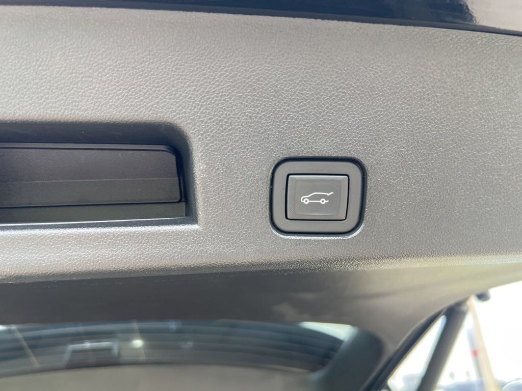 Used 2024 Chevrolet Traverse SUV