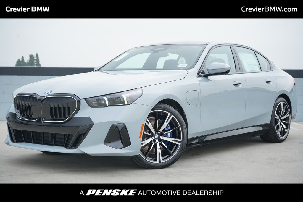 Thumbnail: 2026 BMW 5 Series - 1