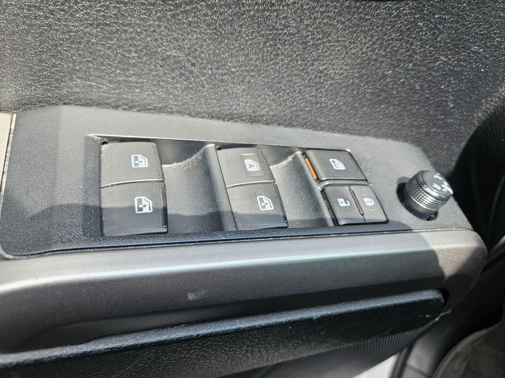 2021 Toyota Tacoma SR5 17