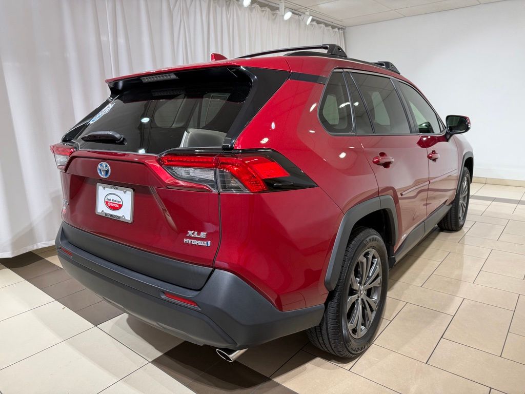 Thumbnail: 2022 Toyota RAV4 - 5