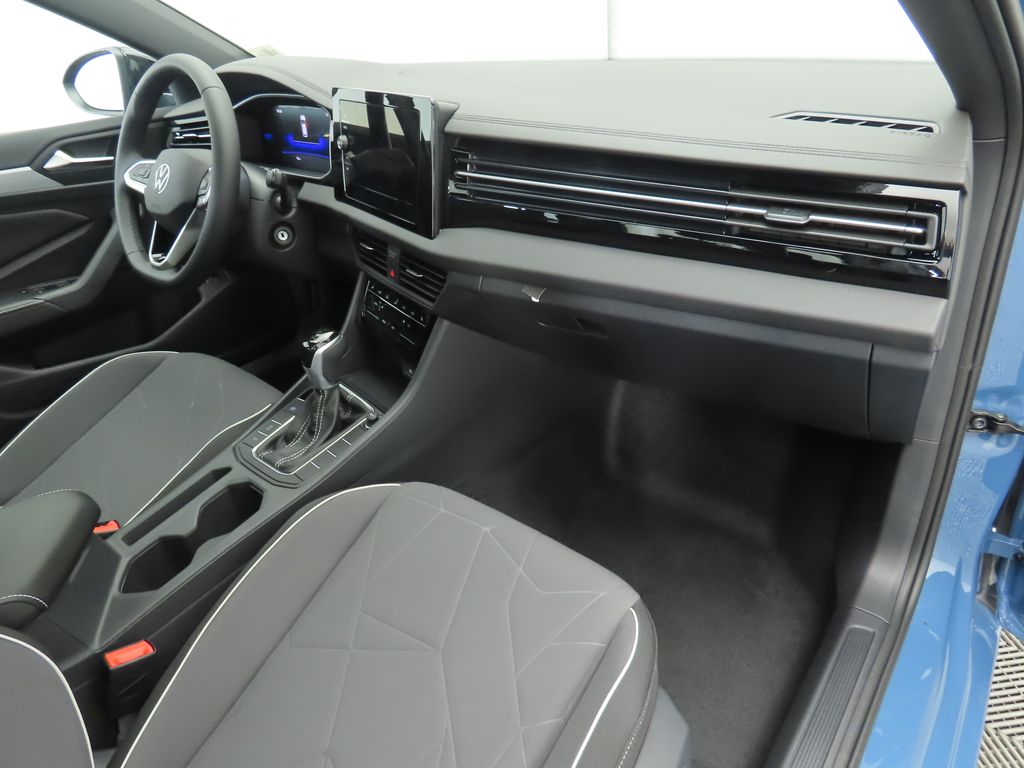 Thumbnail: 2025 Volkswagen Jetta - 18