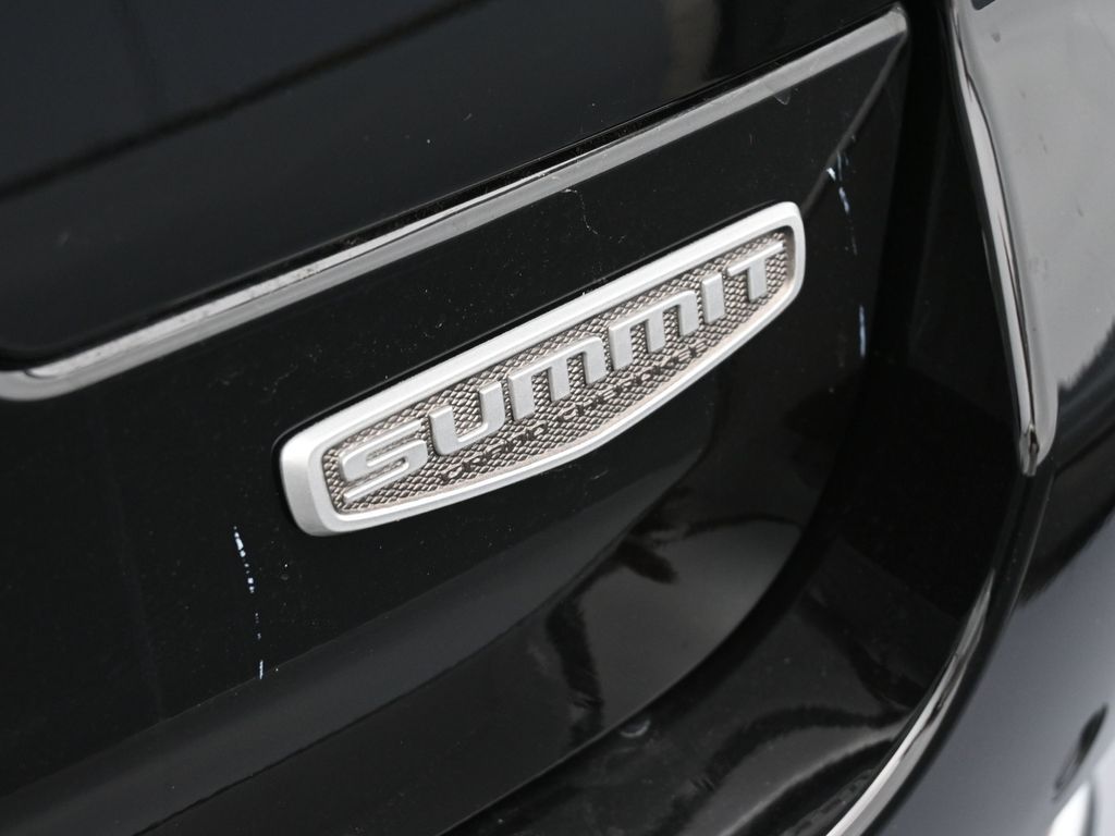 New 2025 Diamond Black Crystal Pearlcoat Jeep Summit image 37