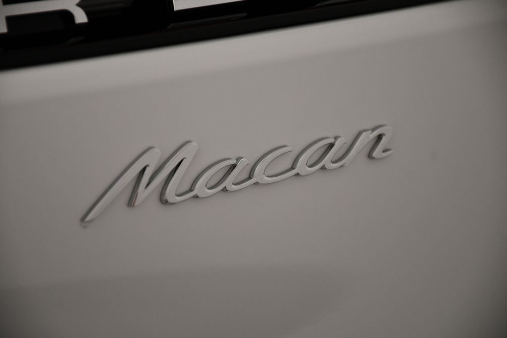 Thumbnail: 2026 Porsche Macan - 11