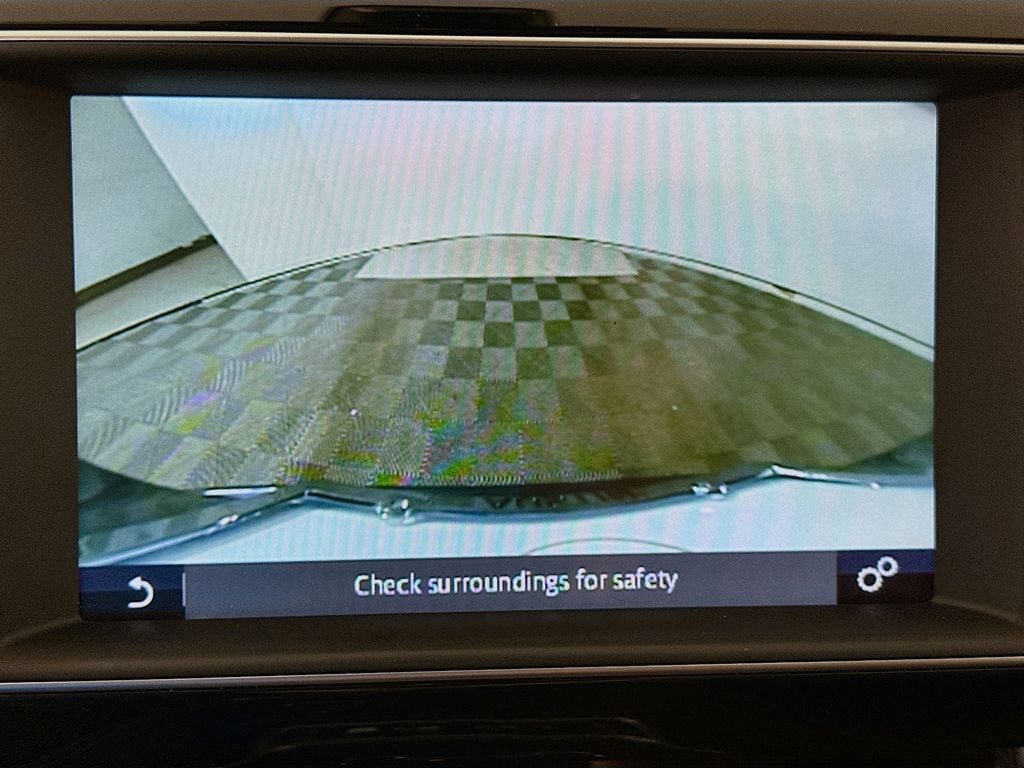 Thumbnail: 2017 Jaguar F-Pace - 14