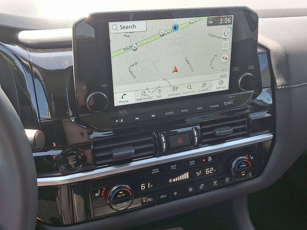2025 Nissan Pathfinder SL 8