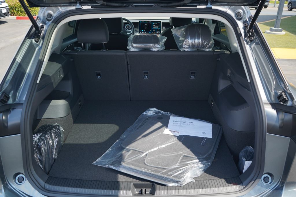 Thumbnail: 2025 Volkswagen Tiguan - 11