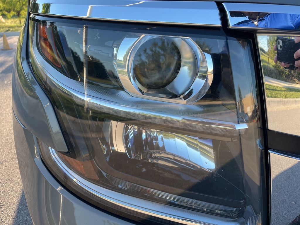 2018 Chevrolet Suburban LT 11