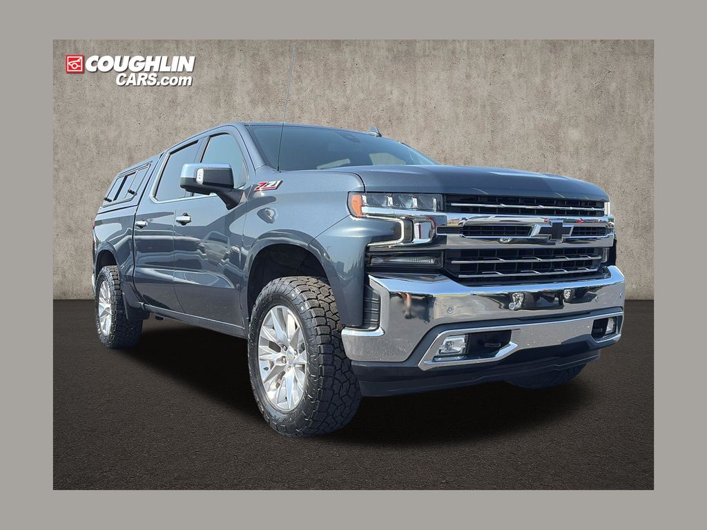 Shadow Gray Metallic 2022 Chevrolet Silverado 1500 Pickup Truck Four-Wheel Drive 8-Speed Automatic