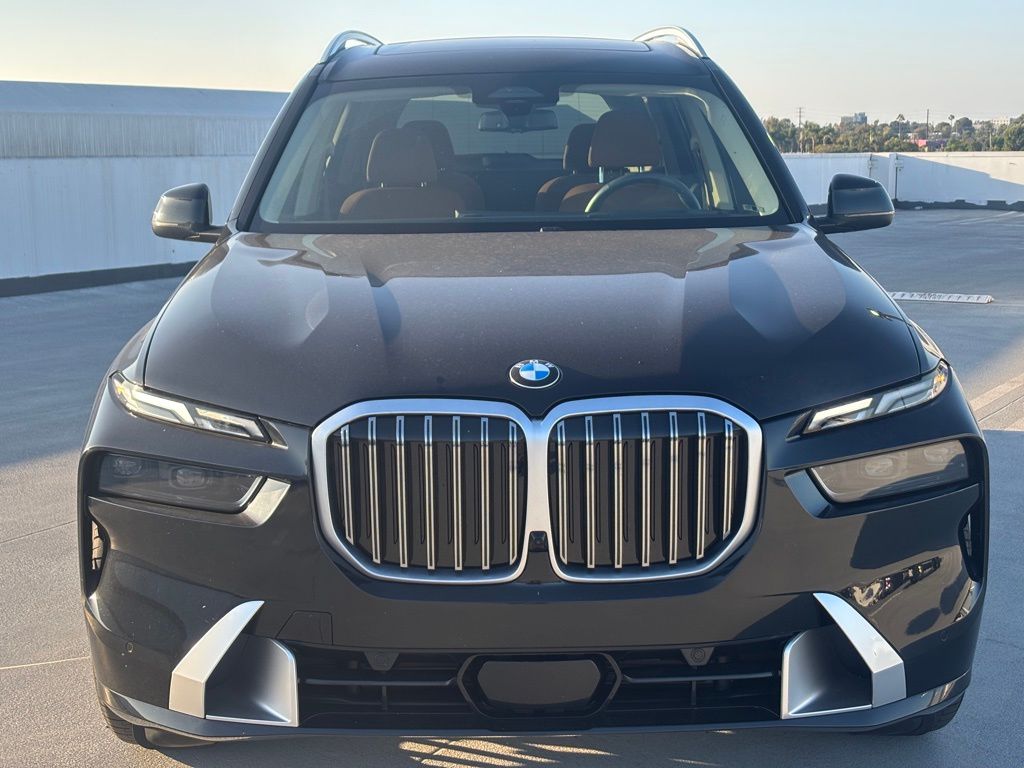 Thumbnail: 2023 BMW X7 - 3