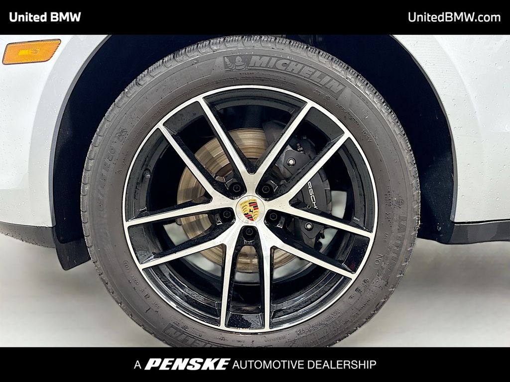 Thumbnail: 2023 Porsche Macan - 2