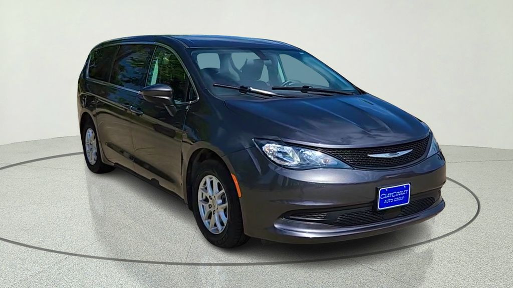 2021 Chrysler Voyager LX's photo