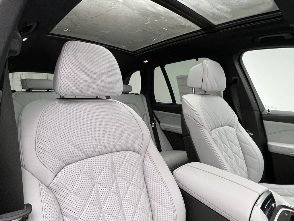 Thumbnail: 2026 BMW X5 - 7