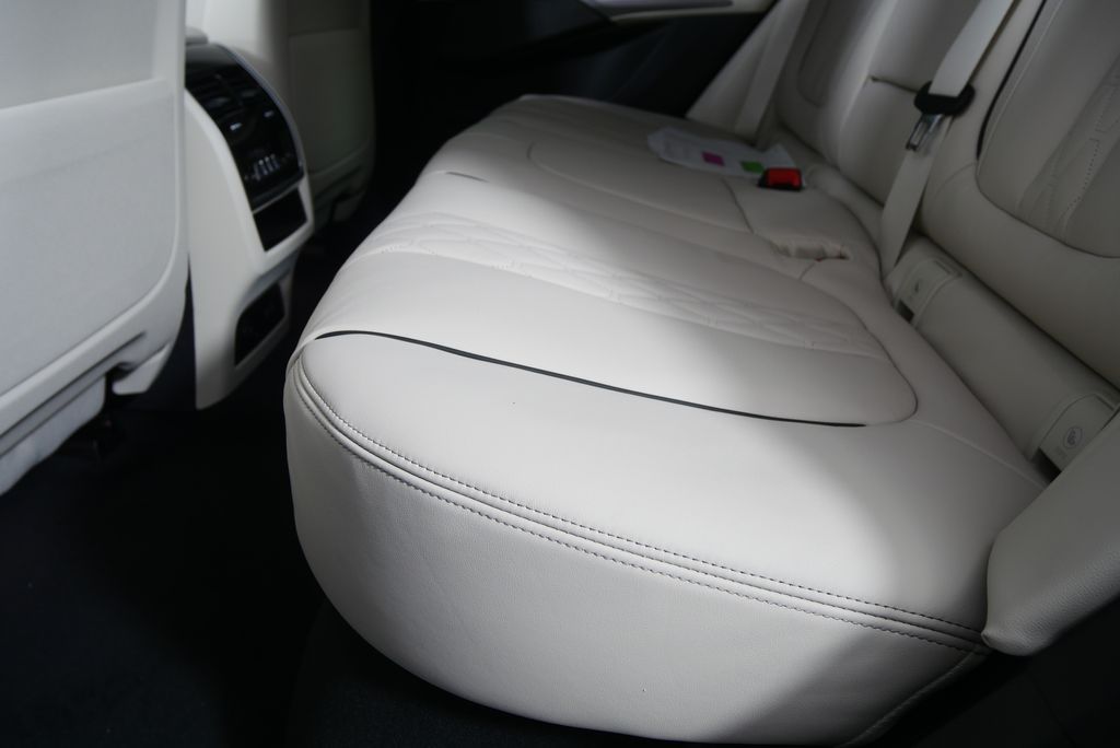 Thumbnail: 2026 BMW X5 - 15