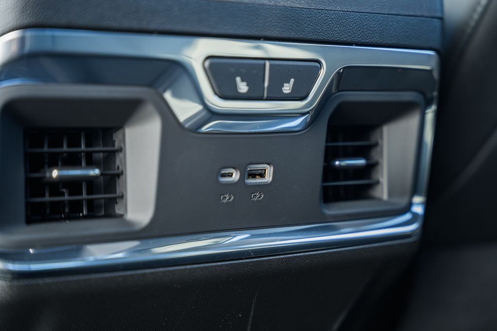 ChevroletSilverado 3500HD41