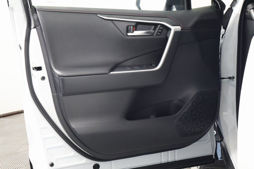 Thumbnail: 2025 Toyota RAV4 - 7