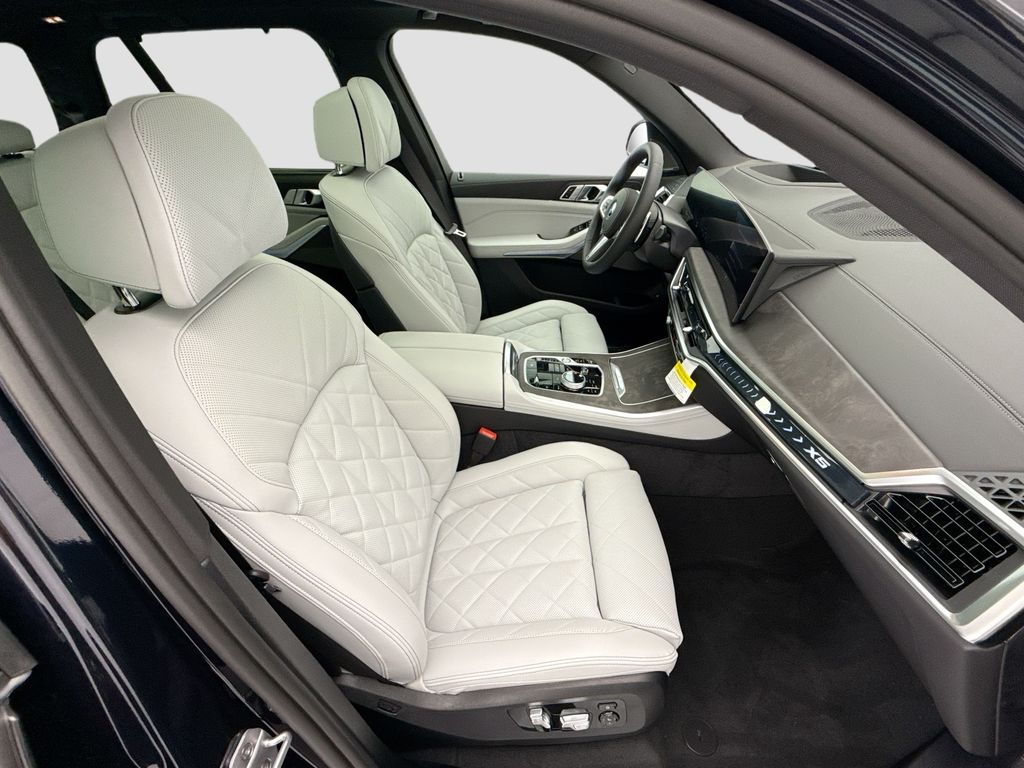 Thumbnail: 2026 BMW X5 - 19