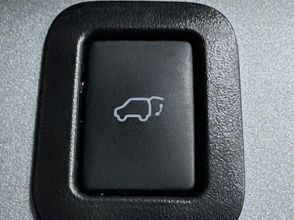 Used Car 2018 Toyota Highlander  Xle For Sale Under $25,000 In Austin, Texas