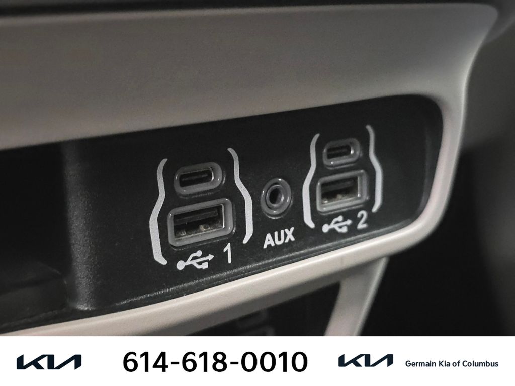 Used 2022 Gray Chrysler Touring L image 31