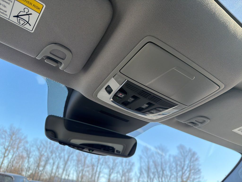 Thumbnail: 2025 Acura MDX - 14