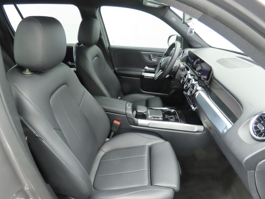 Thumbnail: 2022 Mercedes-Benz GLB - 18