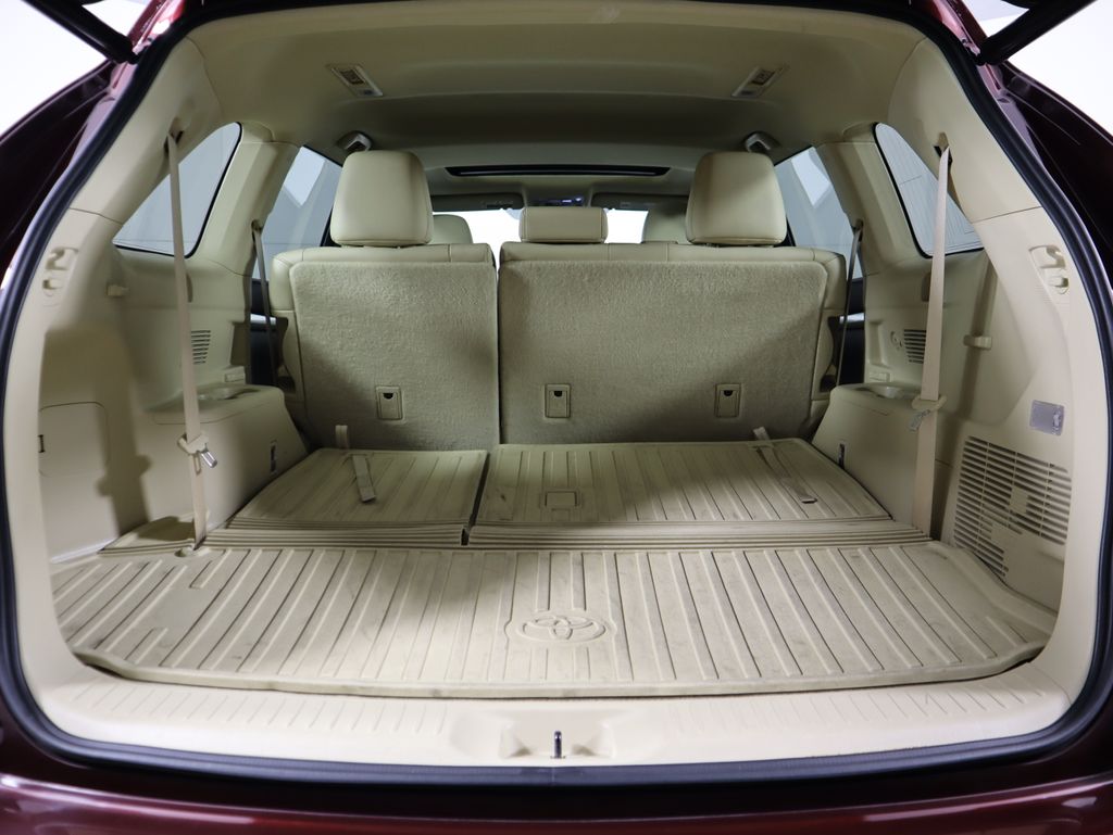 Thumbnail: 2016 Toyota Highlander - 29