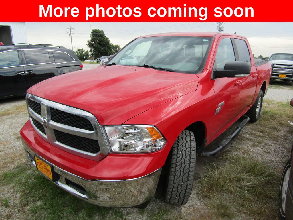 Flame Red Clearcoat 2019 RAM 1500 Pickup Truck Four-Wheel Drive 8-Speed Automatic
