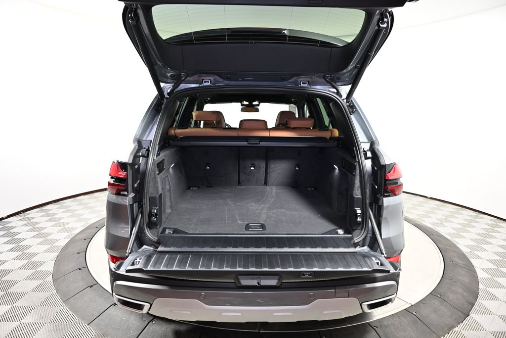 Thumbnail: 2026 BMW X5 - 10