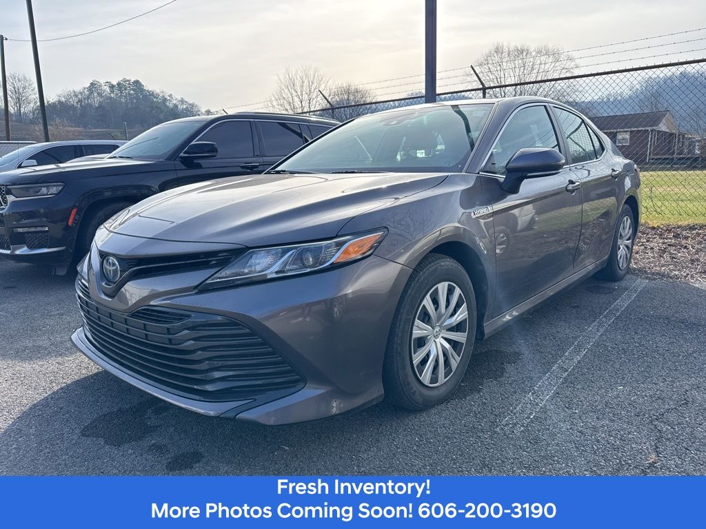 2020 Toyota Camry Hybrid LE FWD