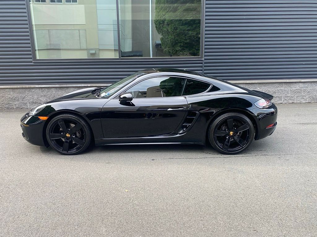 Thumbnail: 2018 Porsche 718 Cayman - 2