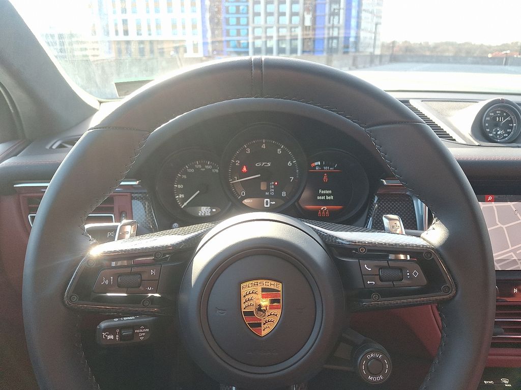 Thumbnail: 2026 Porsche Macan - 23