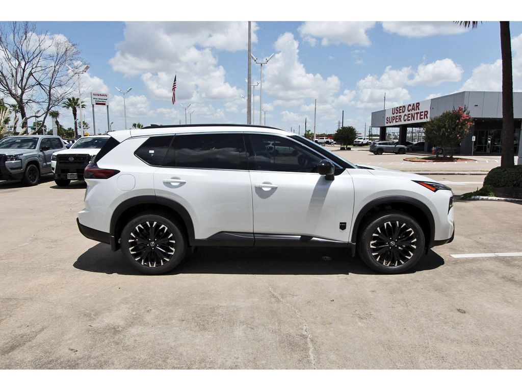 2026 Nissan Rogue Dark Armor - 4