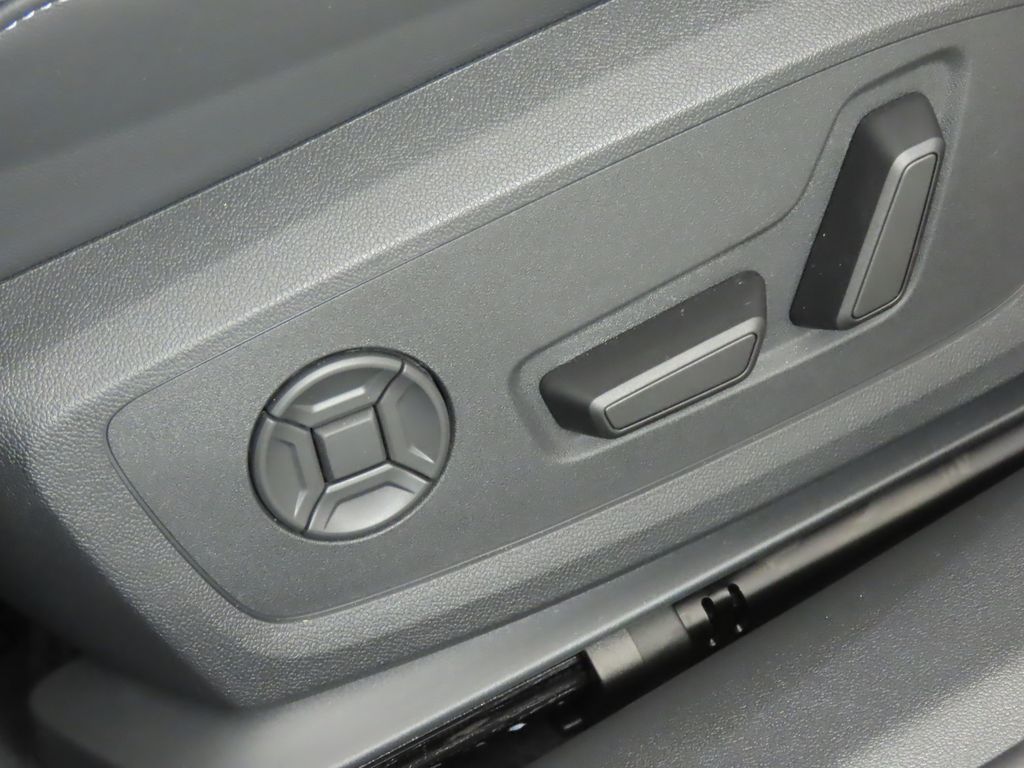 Thumbnail: 2025 Audi A5 - 32