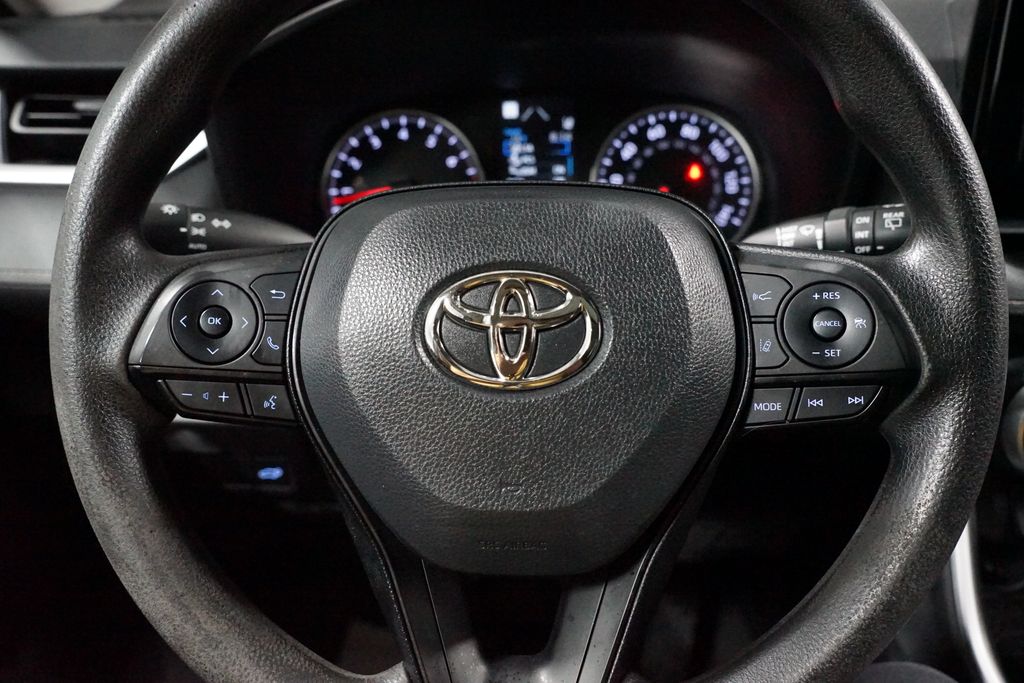Thumbnail: 2022 Toyota RAV4 - 12