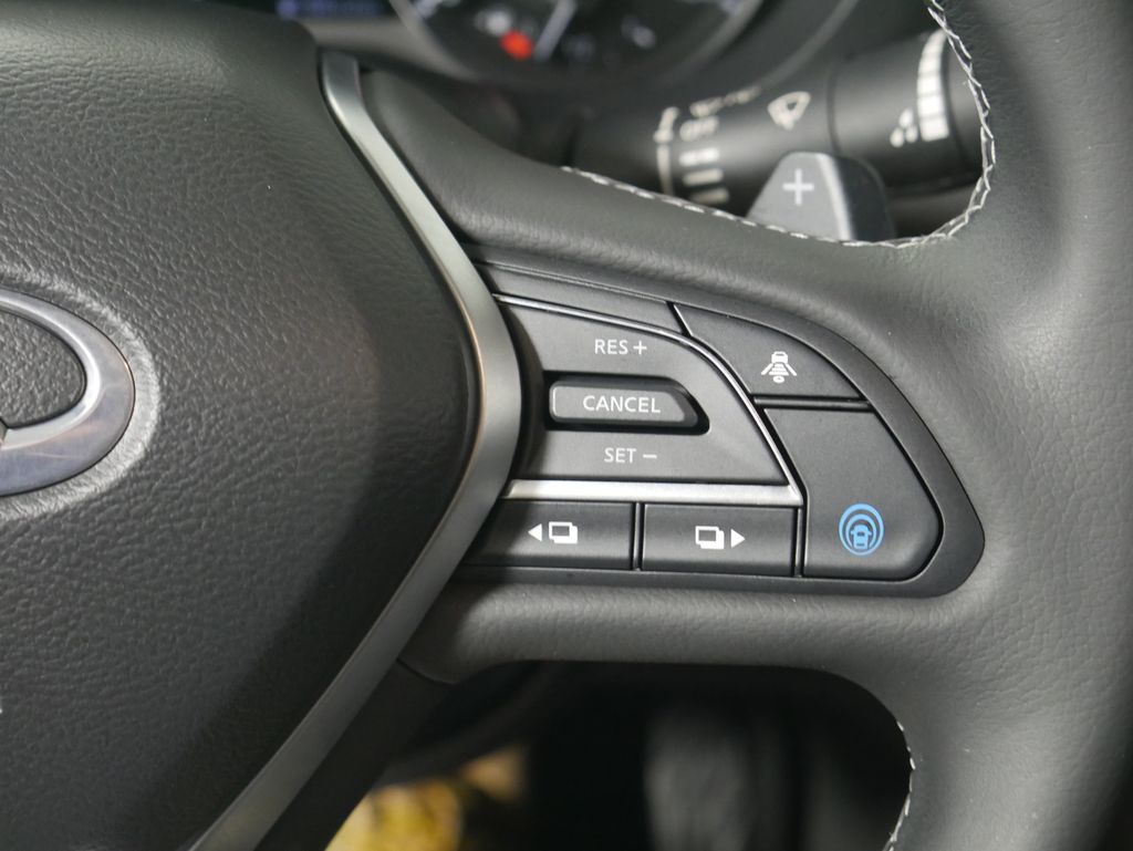 2023 INFINITI QX55 Luxe 18