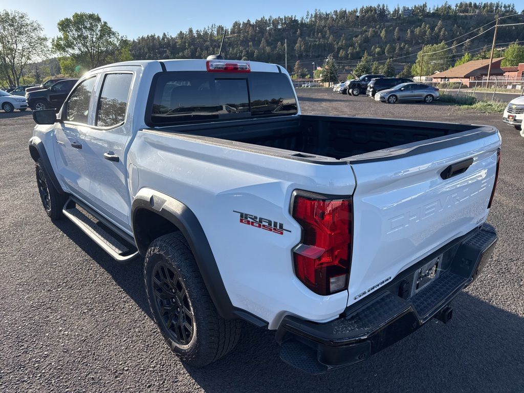 View vehicle photo 4