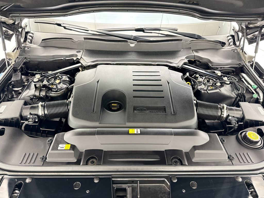 Thumbnail: 2022 Land Rover Range Rover - 28